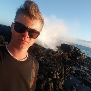 Meet your Posher, Dakota